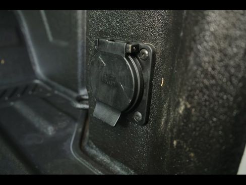 Used 2022 GMC Sierra 1500 SLT w/ SLT Convenience Package image 22