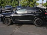 Used 2023 Jeep Cherokee Altitude Lux image 3