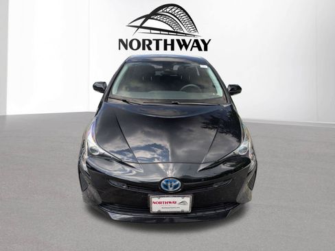 Used 2018 Toyota Prius Two w/ Prius Two Safety Plus Package FWD image 8