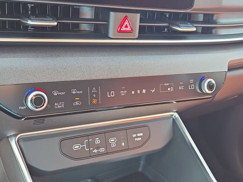 New 2026 Kia Carnival EX FWD image 26