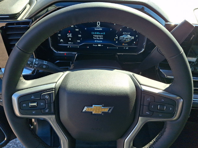 Used 2023 Chevrolet Silverado 1500 LT AWD/4WD image 4