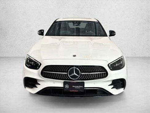 Used 2022 Mercedes-Benz E 350 Sedan image 2