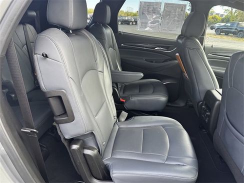 Used 2024 Buick Enclave Premium image 16