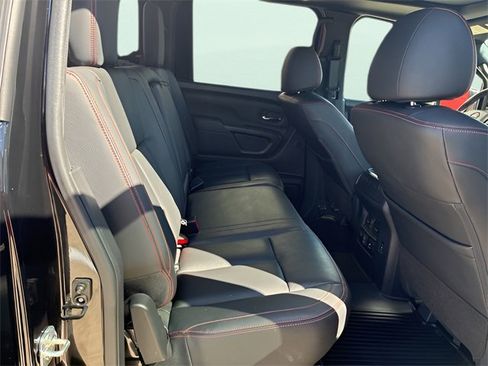 Used 2024 Nissan Titan PRO-4X w/ Pro-4x Convenience Package image 9