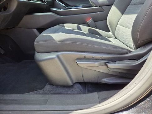 Certified 2025 Chevrolet Equinox LT w/ Safety and Technology Package image 27