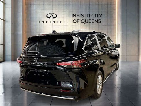 Used 2026 Toyota Sienna Limited AWD/4WD image 7