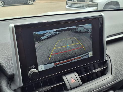 Used 2025 Toyota RAV4 XLE FWD image 4