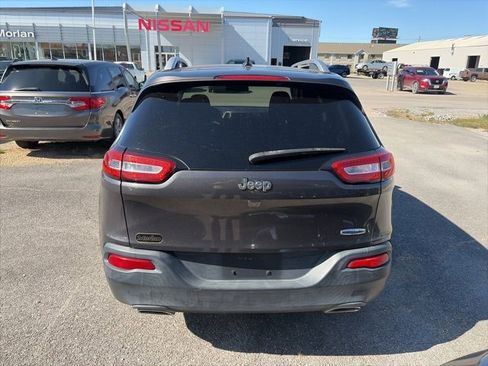Used 2015 Jeep Cherokee Latitude w/ Comfort/Convenience Group image 5