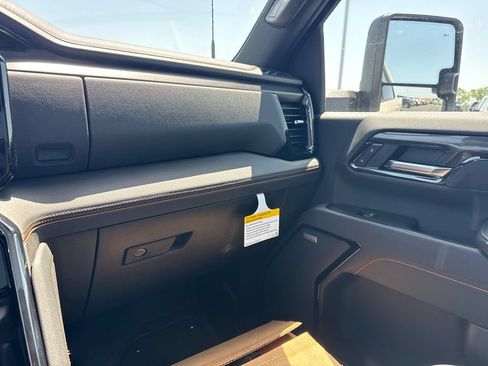New 2026 GMC Sierra 2500 AT4 w/ AT4 Premium Plus Package AWD/4WD image 27
