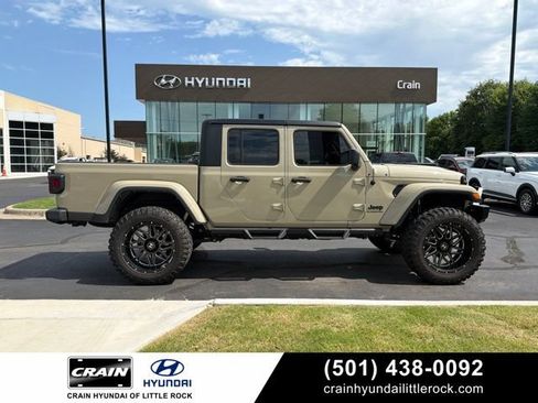 Used 2022 Jeep Gladiator Sport AWD/4WD image 1