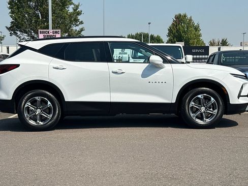 Used 2024 Chevrolet Blazer LT w/ Convenience Package AWD/4WD image 3