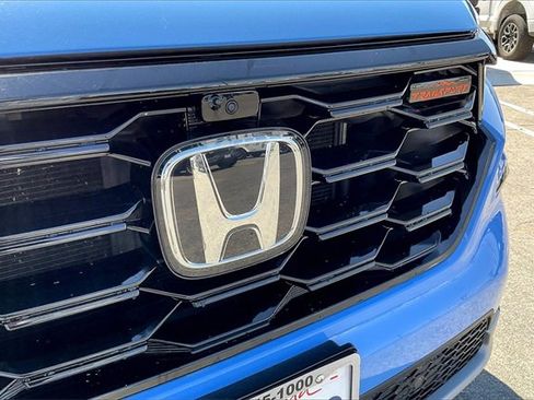 Used 2025 Honda Pilot TrailSport image 30