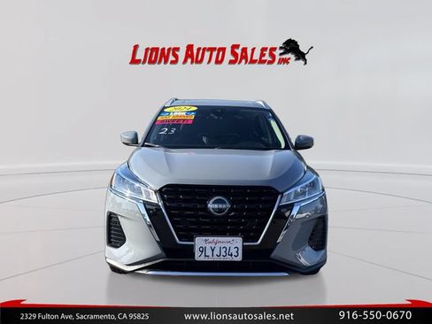 Used 2024 Nissan Kicks SV FWD image 2