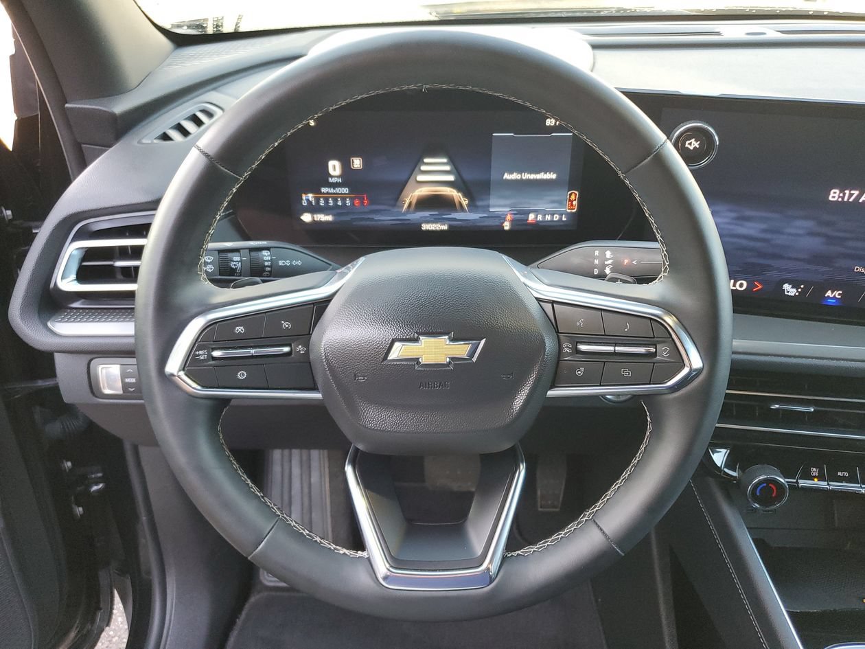 Used 2026 Chevrolet Traverse LT FWD image 19
