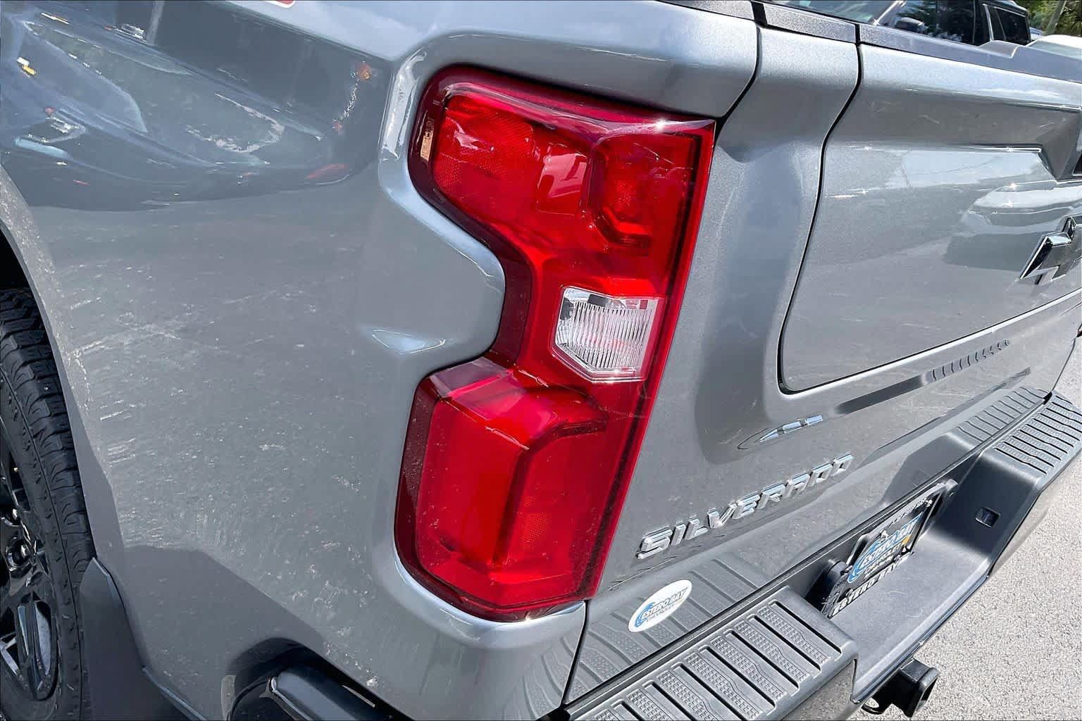 Used 2025 Chevrolet Silverado 1500 LT Trail Boss w/ Convenience Package II AWD/4WD image 54
