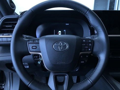 Certified 2023 Toyota Crown Limited image 26