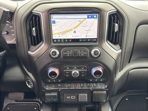 Used 2021 GMC Sierra 2500 AT4 w/ AT4 Preferred Package image 18