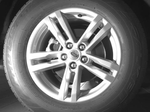 Used 2020 Ford Explorer XLT w/ Equipment Group 202A RWD image 17