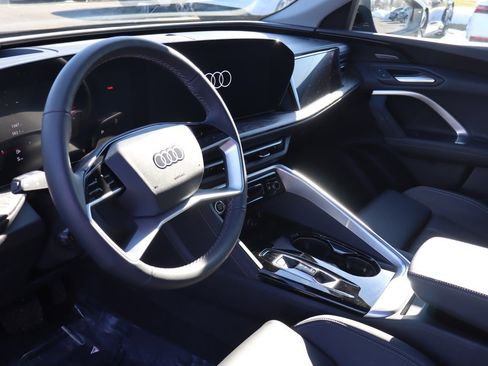 Used 2025 Audi Q5 Prestige image 9