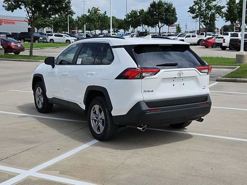 Used 2025 Toyota RAV4 LE AWD/4WD image 8