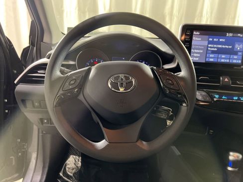 Used 2021 Toyota C-HR LE image 21