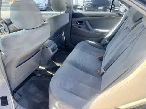 Used 2009 Toyota Camry LE FWD image 9