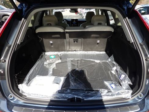 New 2026 Volvo XC60 B5 Ultra w/ Protection Package Premier AWD/4WD image 25
