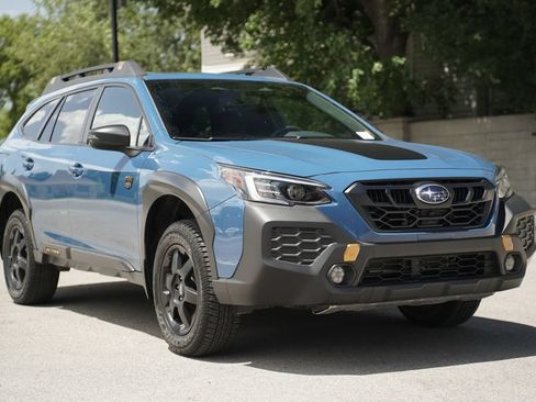 Used 2025 Subaru Outback Wilderness AWD/4WD image 7