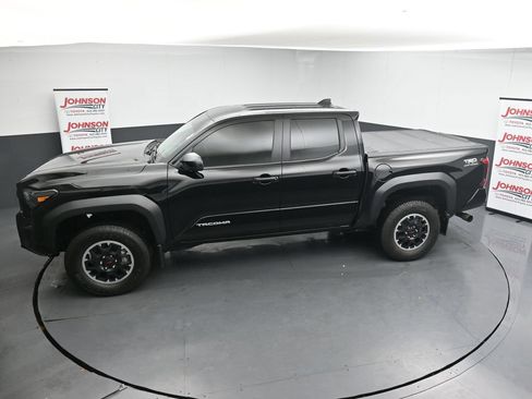 Used 2024 Toyota Tacoma TRD Off-Road AWD/4WD image 27