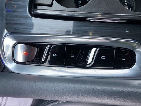 Used 2022 Buick Enclave Premium image 39