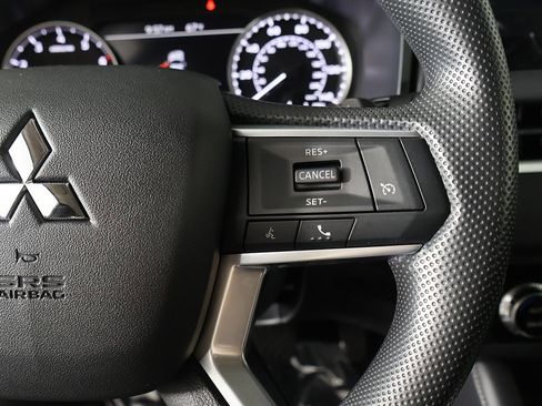 New 2026 Mitsubishi Outlander ES image 38