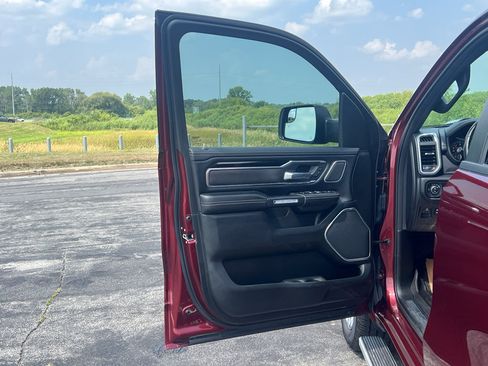 Used 2020 RAM 1500 Laramie AWD/4WD image 10