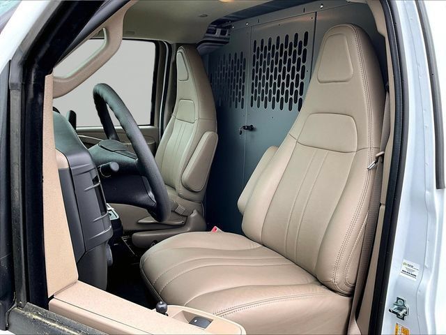 New 2026 Chevrolet Express 2500 RWD image 9