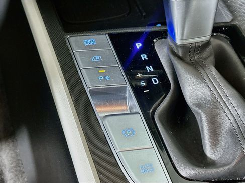 Used 2024 Hyundai Elantra Limited FWD image 26
