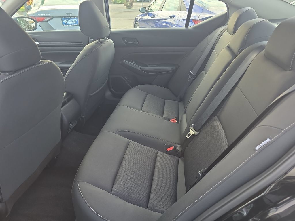 Used 2025 Nissan Altima 2.5 SV FWD image 22