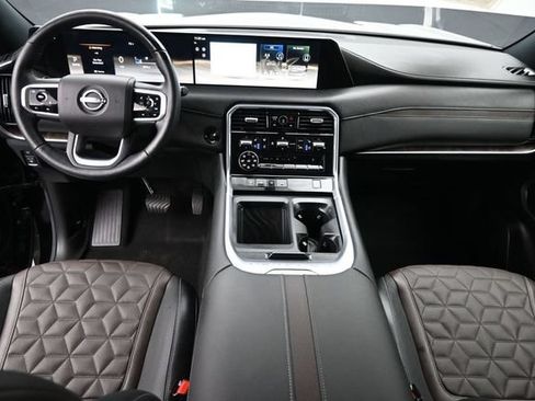 Used 2025 Nissan Armada Platinum w/ Convenience Package AWD/4WD image 9