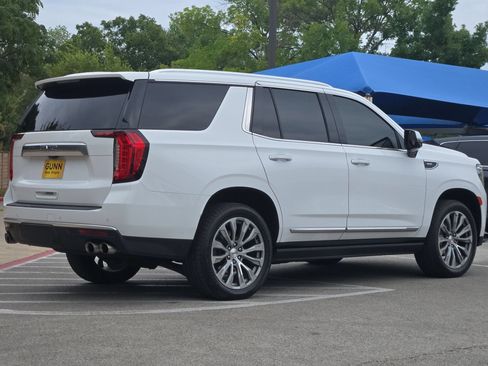 Used 2021 GMC Yukon Denali w/ Denali Premium Package AWD/4WD image 3