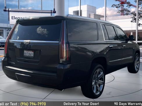 Used 2017 Cadillac Escalade ESV Luxury AWD/4WD image 5