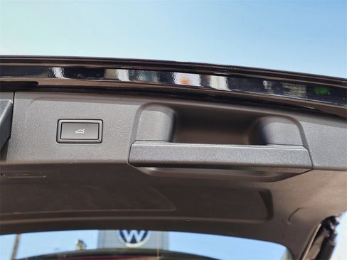 New 2026 Volkswagen Atlas SE image 11