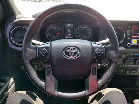 Used 2021 Toyota Tacoma TRD Sport w/ TRD Premium Sport Package AWD/4WD image 8