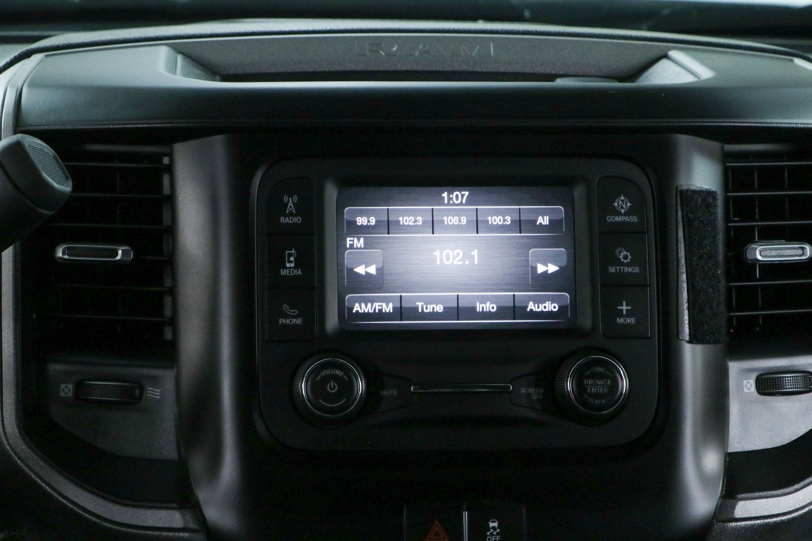 Used 2024 RAM 2500 Tradesman w/ Chrome Appearance Group AWD/4WD image 20