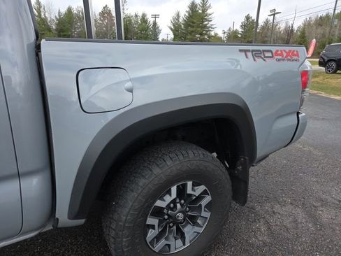 Used 2021 Toyota Tacoma TRD Off-Road image 41
