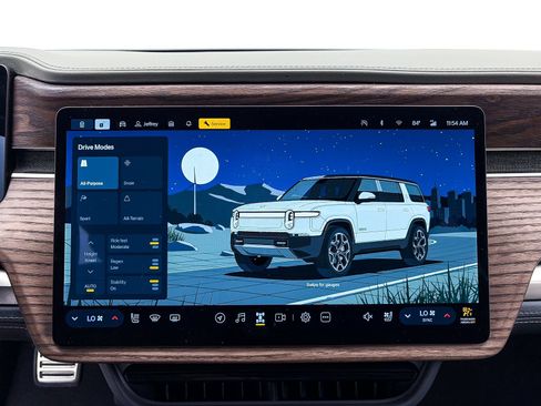 Used 2024 Rivian R1S Adventure AWD/4WD image 6