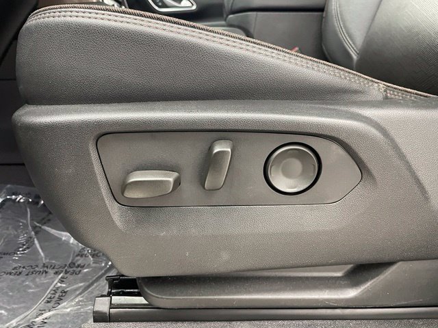 Used 2024 Chevrolet Tahoe High Country AWD/4WD image 11