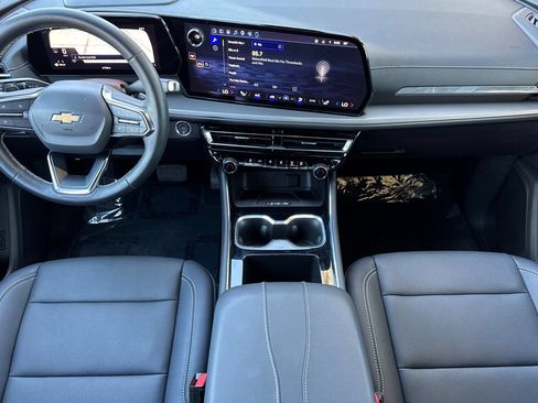 Certified 2026 Chevrolet Traverse LT w/ Driver Confidence Package FWD image 14