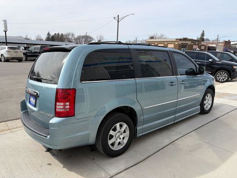 Used 2010 Chrysler Town & Country Touring w/ Trailer Tow Group image 5