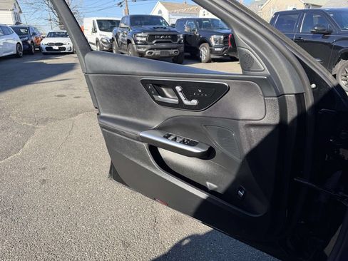 Used 2025 Mercedes-Benz C 300 4MATIC Sedan image 24