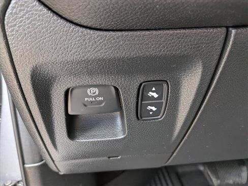 Used 2024 RAM 1500 Laramie AWD/4WD image 33