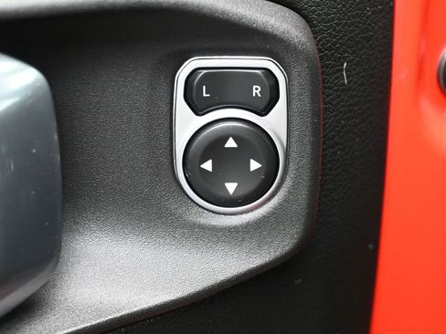 Used 2023 Jeep Gladiator Sport image 13