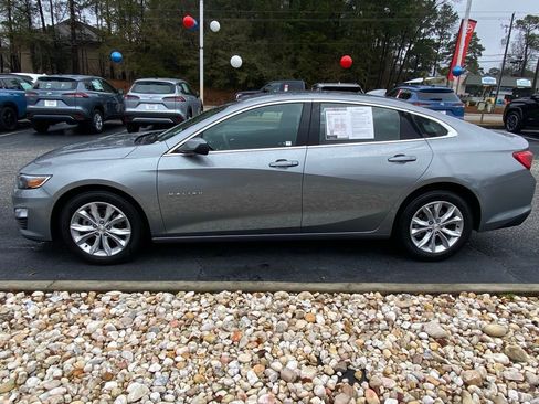 Used 2025 Chevrolet Malibu LT image 4